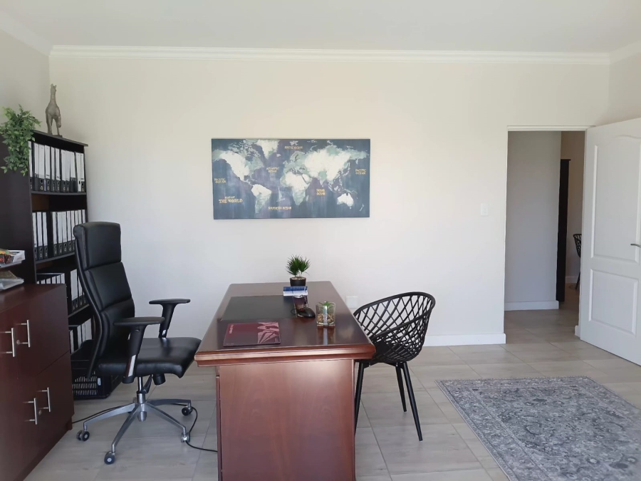 To Let 1 Bedroom Property for Rent in Kraaibosch Western Cape
